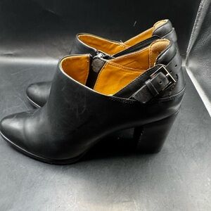 Clarks Artisian Cushion Black Leather Ankle Boots Women's Size 10 M Side Zipper